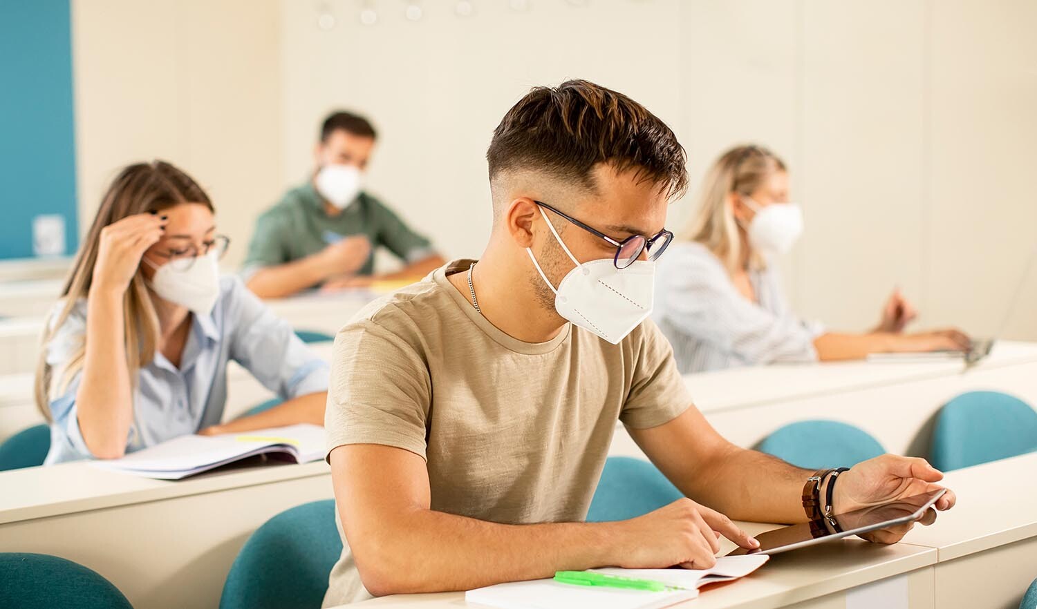 Distanziamento sociale in classe durante la pandemia di Covid-19
