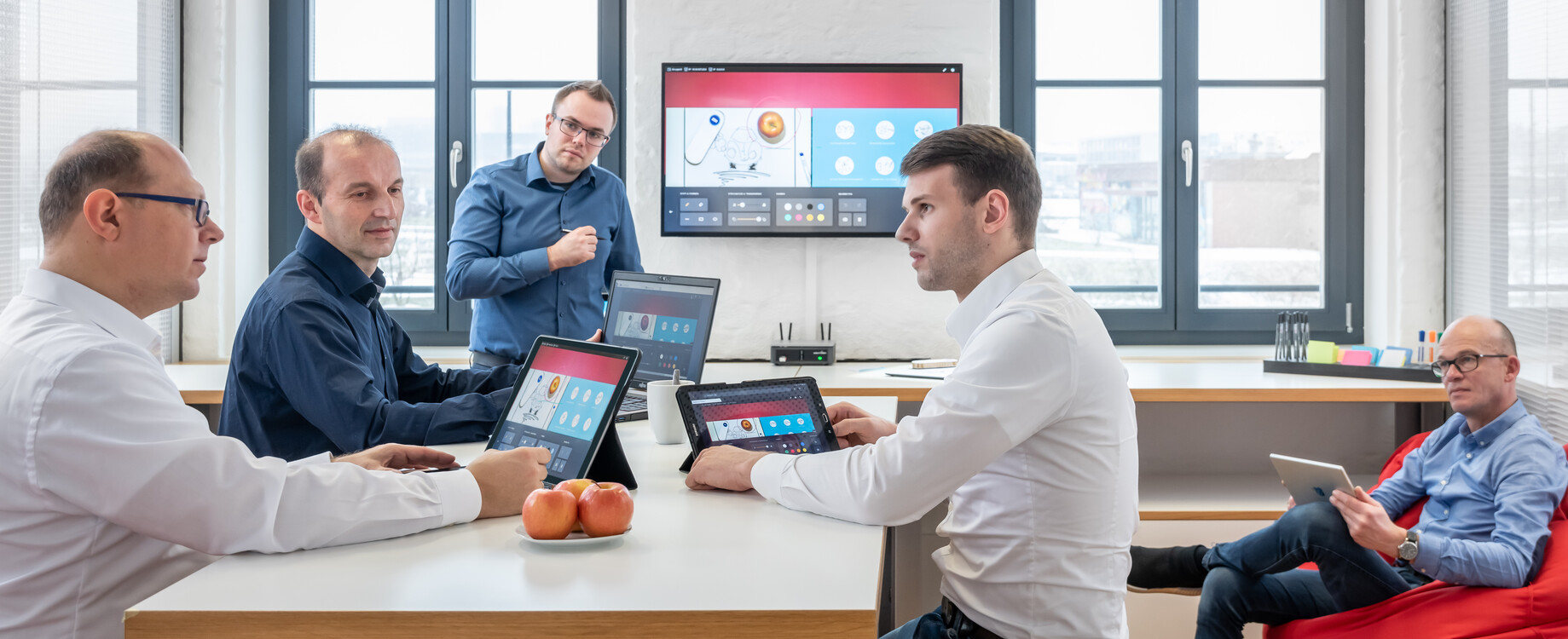 Wireless collaboration tools for meetings
